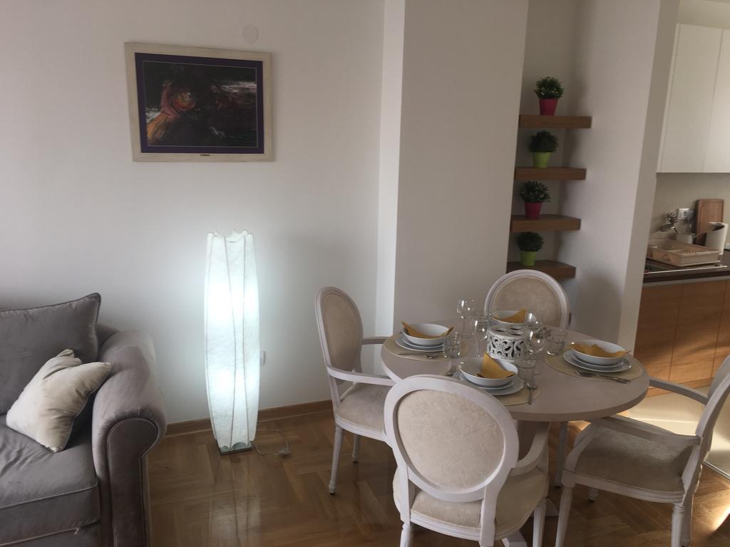Apartment Posejdon Belgrado Exterior foto